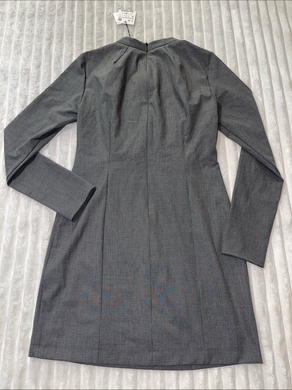 Zara Gray Long-Sleeve Shift Dress with Front Cutout NWT | Size Large - Picture 6 of 9